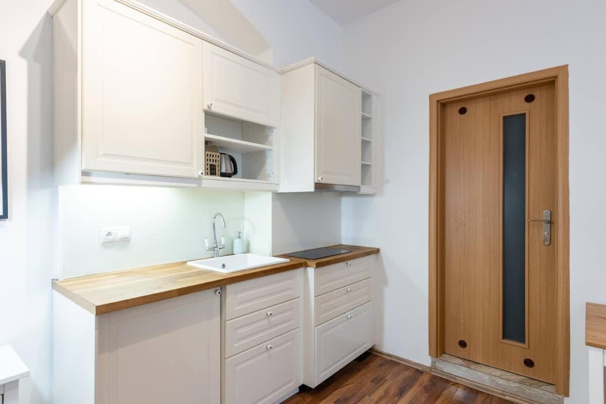 Apartament Beautiful Cozy Gem Near Old Town Praga
